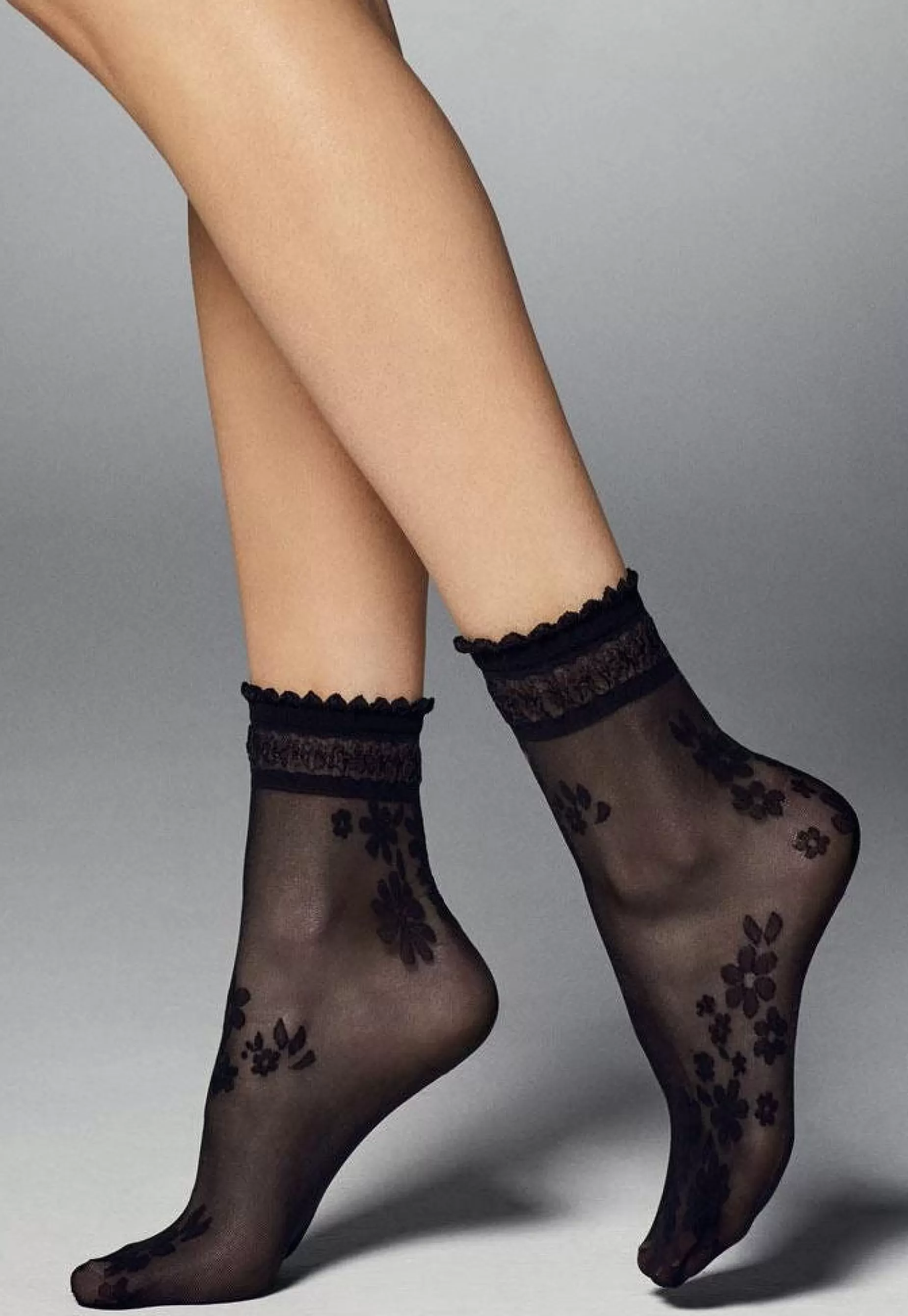 Ankle Socks | Veneziana Maxima Floral Patterned Sheer Ankle Socks By